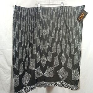 New Messa By Rahul Gajjar designed  women's scarf white and black